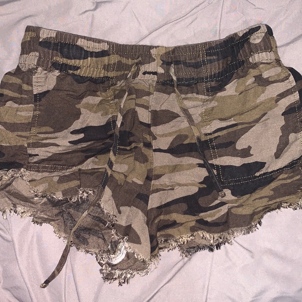 express camo shorts